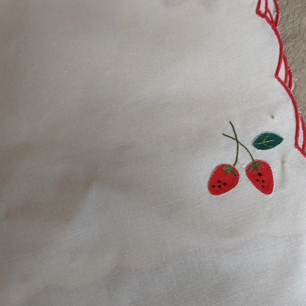Vintage Placemats  Cream Red Appliques and Embroidered Scalloped Edges